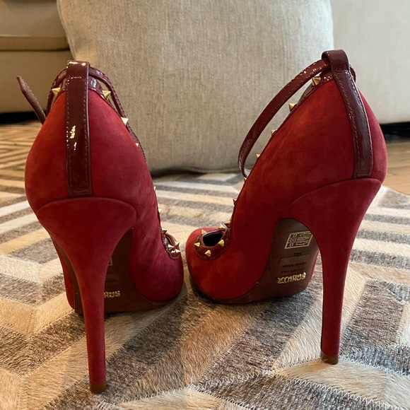 Schutz Burgundy Gold Spiked T Strap ‘Fiona’ - Picture 8 of 8